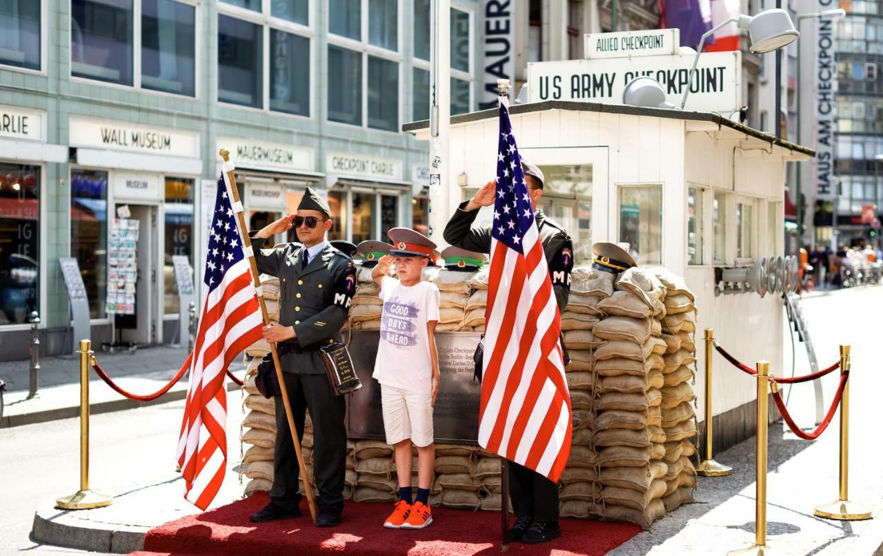 Wilde Aparthotels Berlin, Checkpoint Charlie Exterior photo